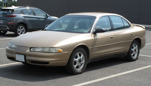 Oldsmobile Intrigue — 4