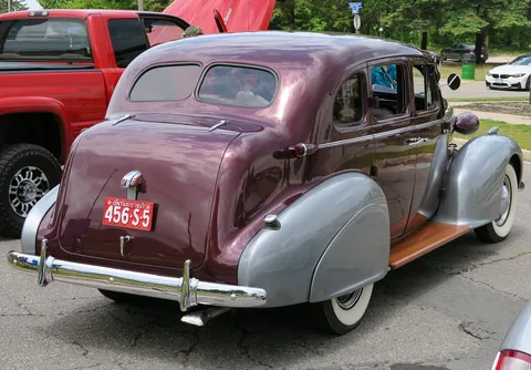 Oldsmobile F-Series — 4