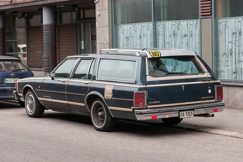 Pontiac Safari — 5