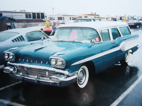 Pontiac Safari — 7
