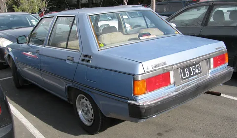 Mitsubishi Tredia — 2