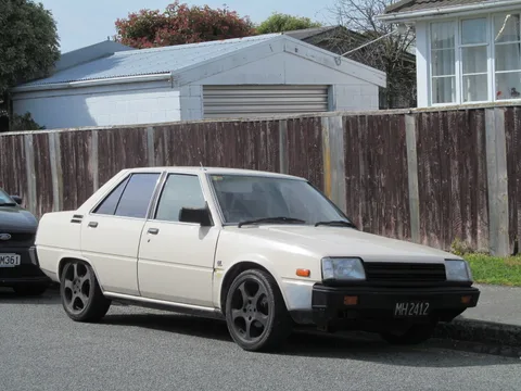 Mitsubishi Tredia — 8