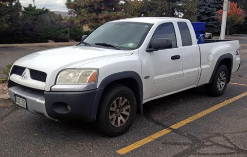 Mitsubishi Raider — 3