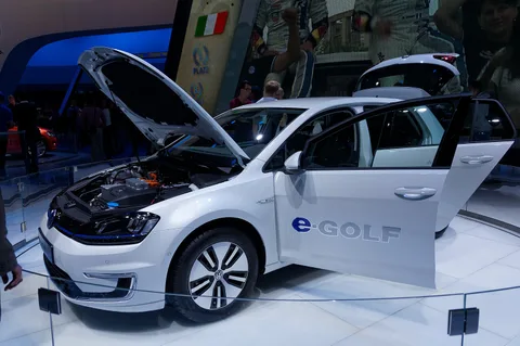 Volkswagen e-Golf — 3