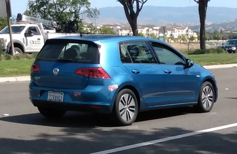 Volkswagen e-Golf — 4