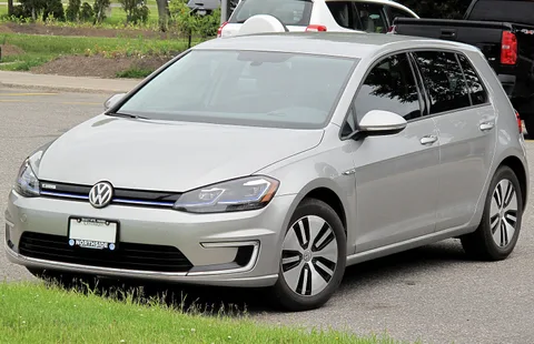Volkswagen e-Golf — 7