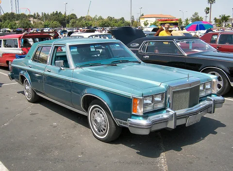Lincoln Versailles — 3