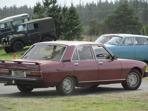 Peugeot 604 — 6