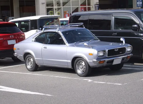 Mazda Grand Familia — 4