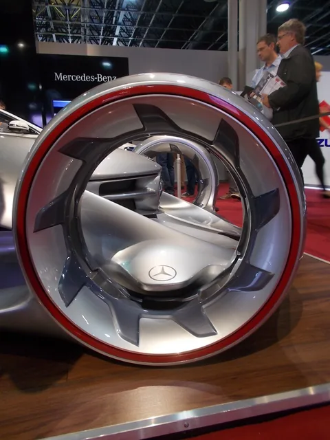 Mercedes-Benz Silver Lightning — 6