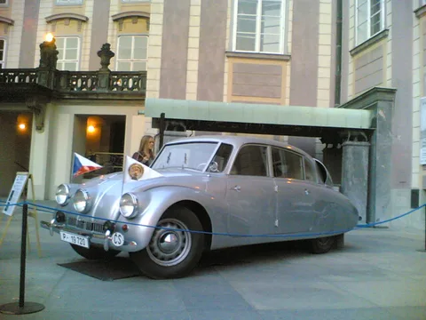 Tatra 87