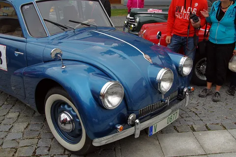 Tatra 87 — 3