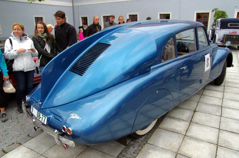 Tatra 87 — 4