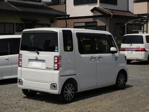 Daihatsu Wake — 7