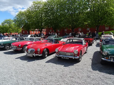 MG MGA — 8