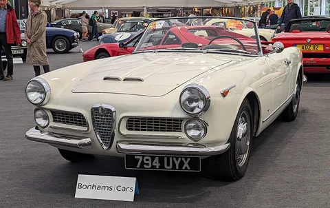 Alfa Romeo 2000 — 4
