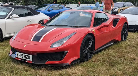 Ferrari 488 — 8