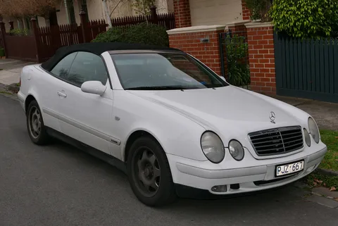 Mercedes-Benz C208 — 3