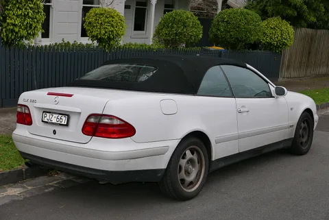 Mercedes-Benz C208 — 4