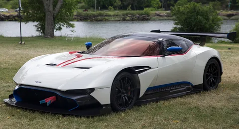 Aston Martin Vulcan — 7