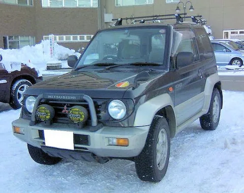 Mitsubishi Pajero Junior — 2