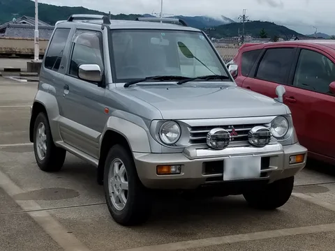 Mitsubishi Pajero Junior — 8