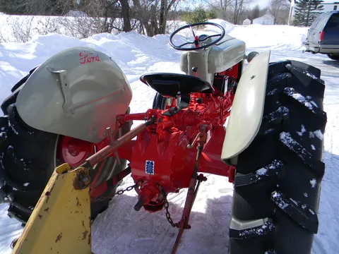 Ford NAA tractor — 3