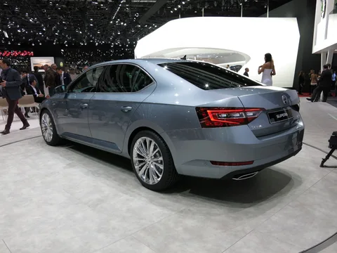 Škoda Superb III — 6