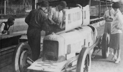 Maserati Tipo 26 — 7