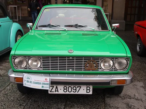 SEAT 128 — 8
