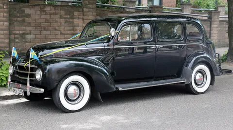 Volvo PV800 Series — 3