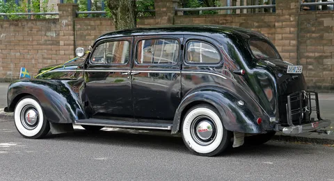 Volvo PV800 Series — 4