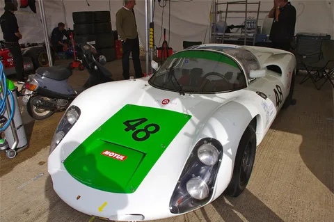 Porsche 910 — 7