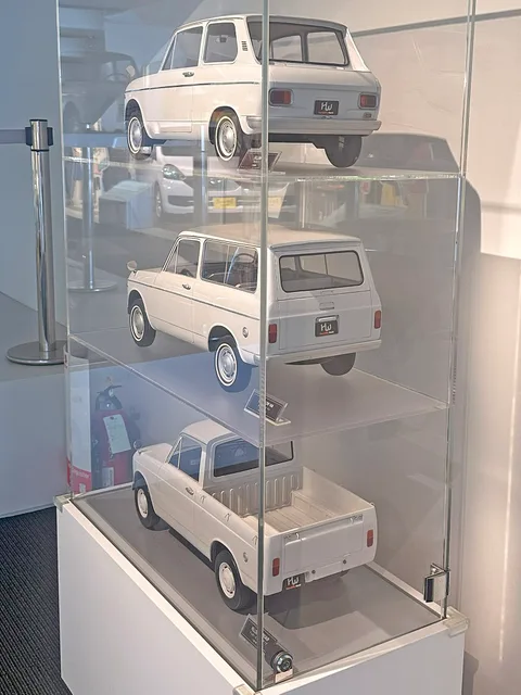 Daihatsu Fellow — 6