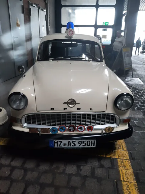 Opel Olympia Rekord — 8