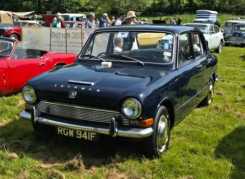 Triumph 1300 — 3