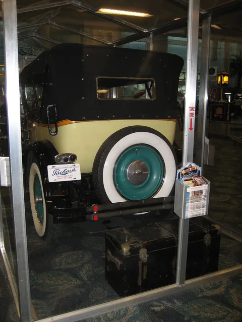 Packard Eight — 8