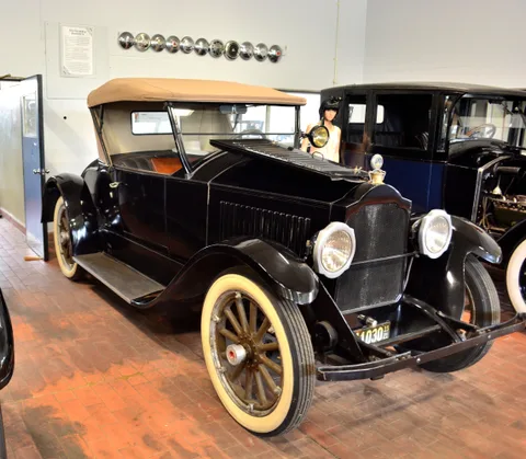 Packard Six — 8