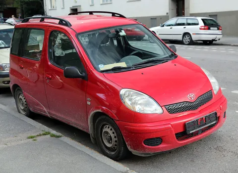 Toyota Yaris Verso — 7