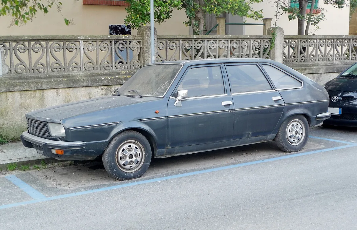 Dacia 2000