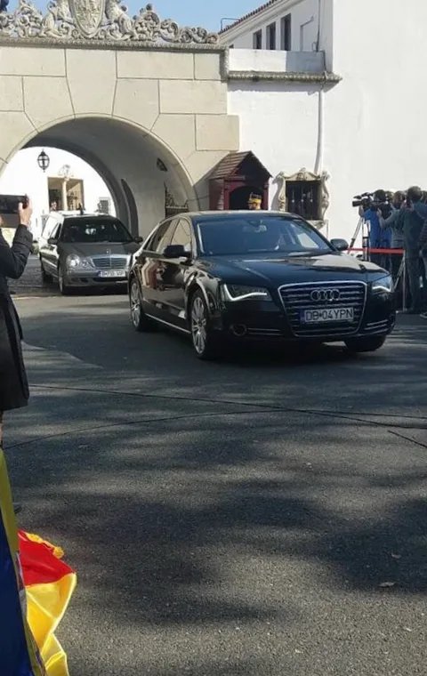 Audi A8 — 5