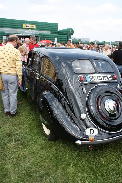 Peugeot 402 — 5