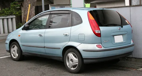 Nissan Almera Tino — 2