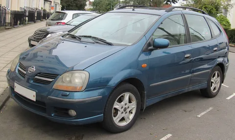 Nissan Almera Tino — 4