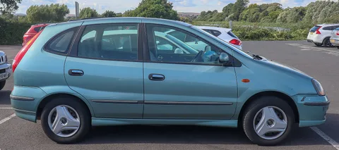 Nissan Almera Tino — 6