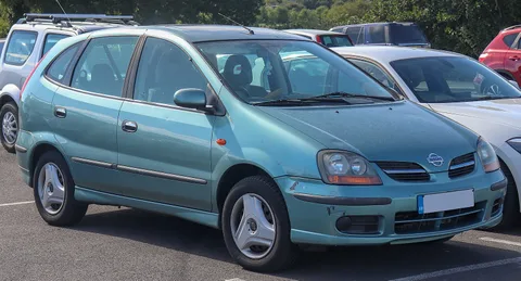 Nissan Almera Tino — 7