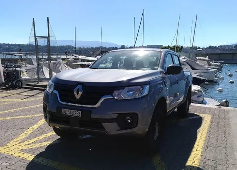 Renault Alaskan — 4