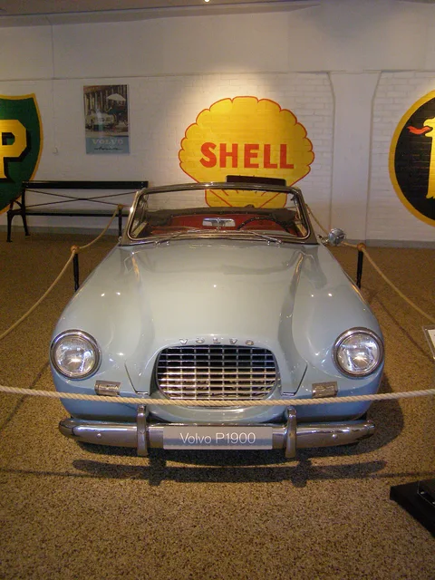 Volvo P1900 — 8