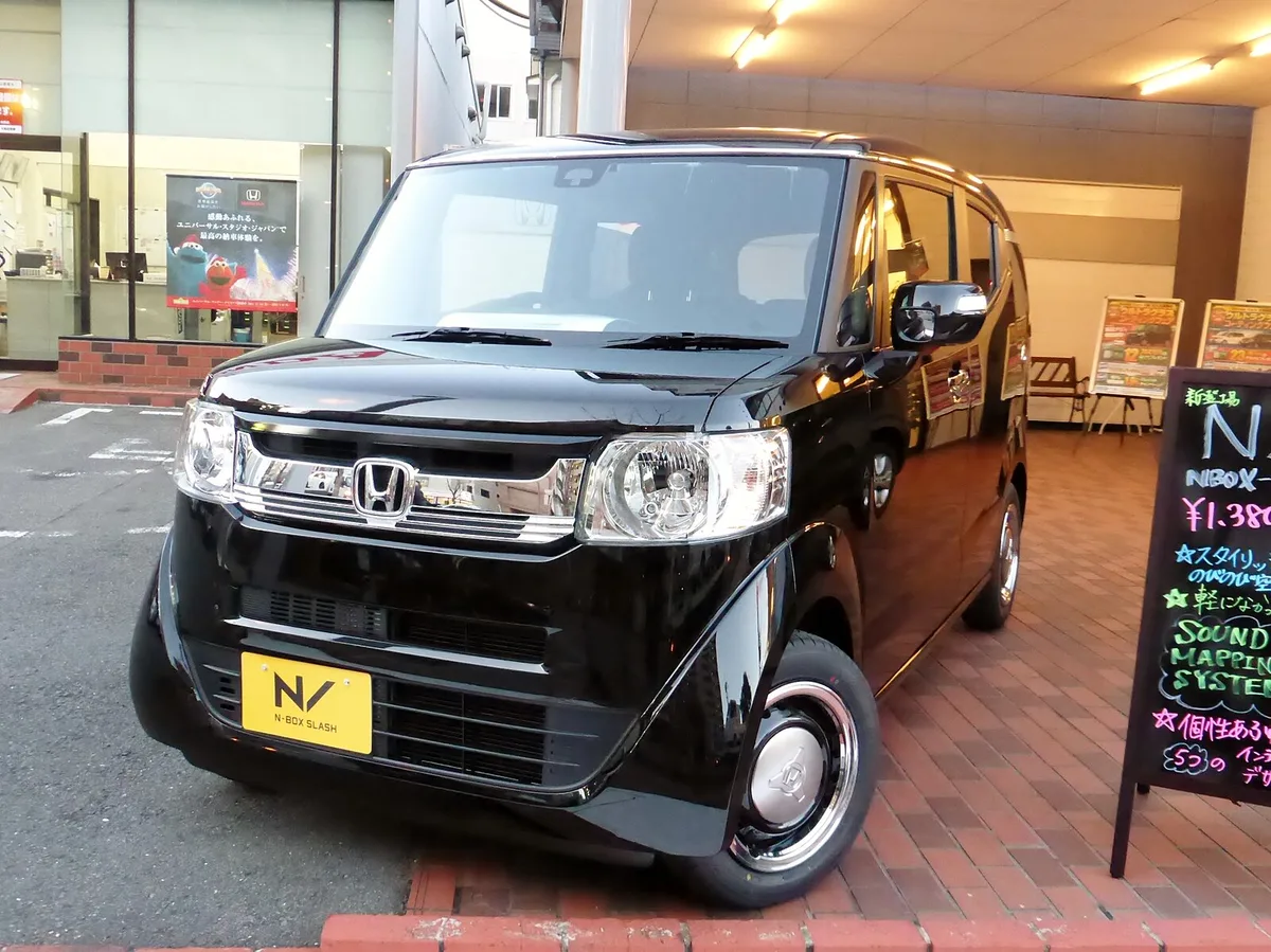 Honda N-Box Slash