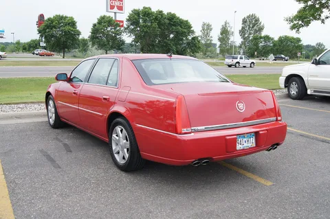 Cadillac DTS — 2